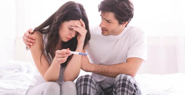 couple, test grossesse, infertilité - Endométriose