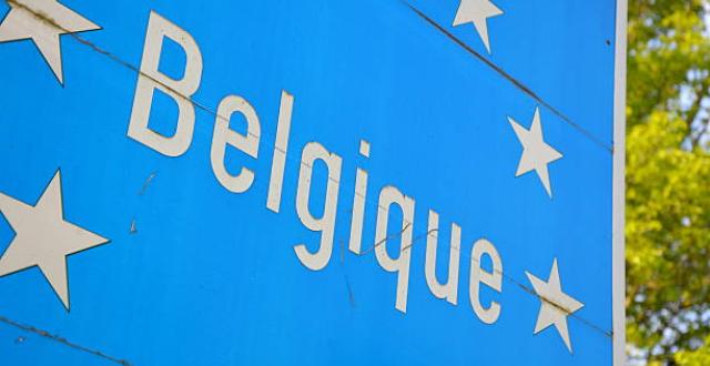 Panneau Routier Belgique - reprendre la conduite après un AVC - Hôpital Universitaire de Bruxelles