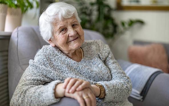 Vieillir en santé : comment la gériatrie ouvre un nouveau chapitre de vie - Interview du Dr. Pierre Hanotier, Directeur du Service de Gériatrie de l'Hôpital Universitaire de Bruxelles