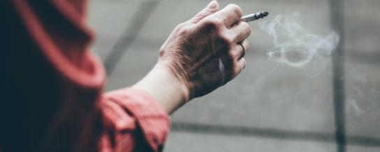 AVC et tabac : pourquoi arrêter de fumer peut vraiment changer la suite de l’histoire - Hôpital Erasme H.U.B